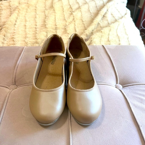 Shoes - Danshuz tap shoes